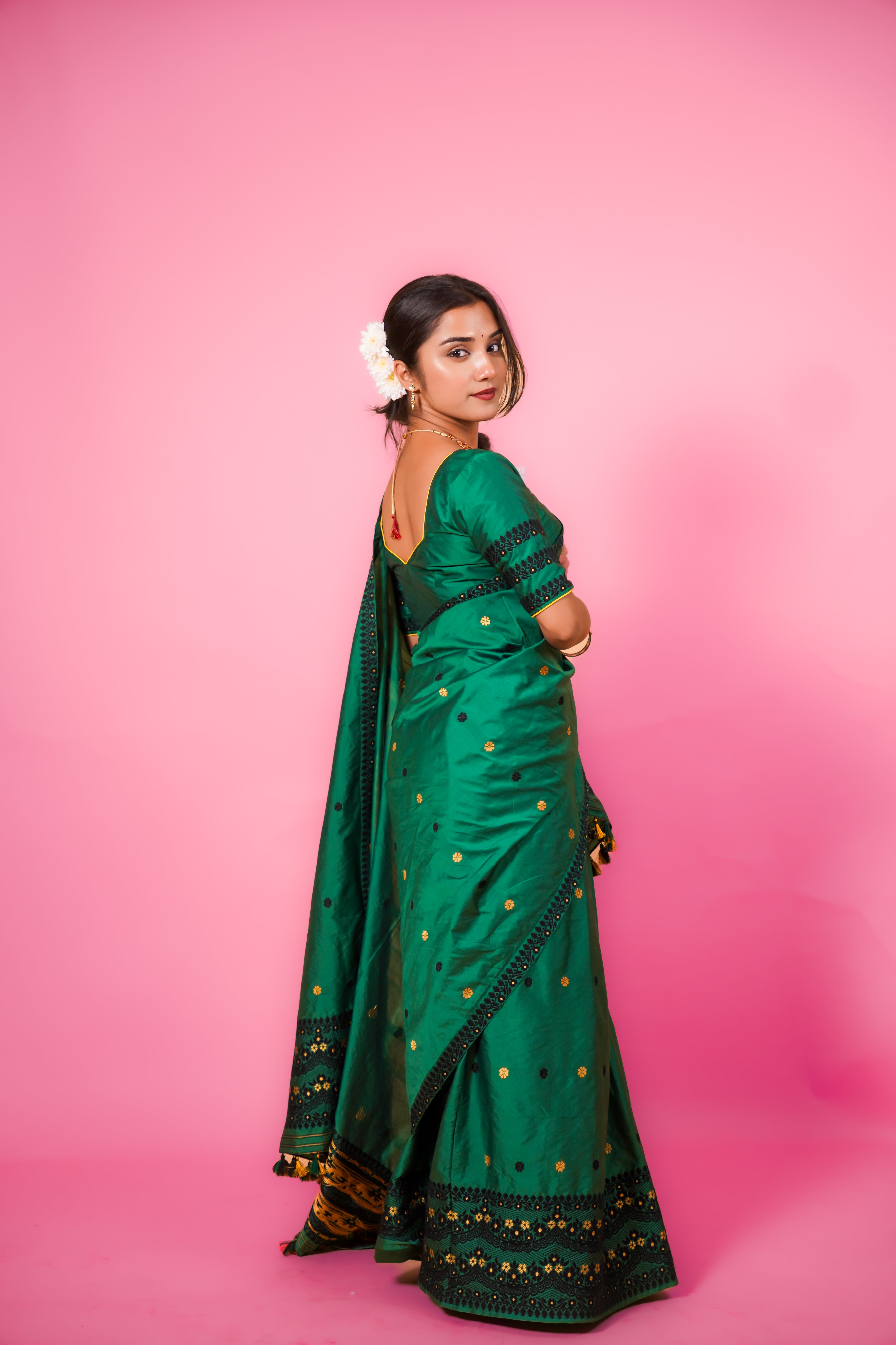 Assam Handmade Emerald Green Mixed Pat Silk Mekhela Chador